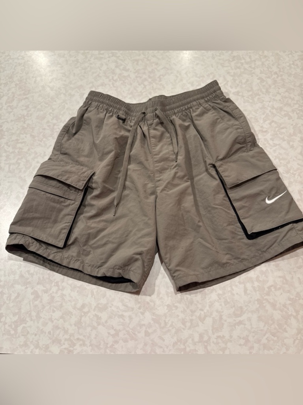 Nike Men's lined  Cargo Drawstring shorts - Taupe Size Small
